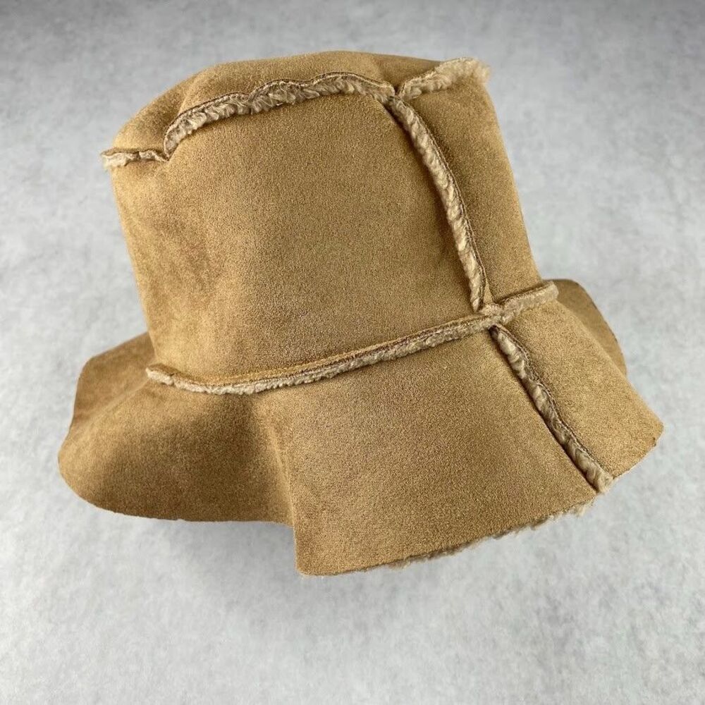 Hat Attack Bucket Hat Tan Suede Faux Shearling Reversible 2 in 1 Hat $102 NEW!